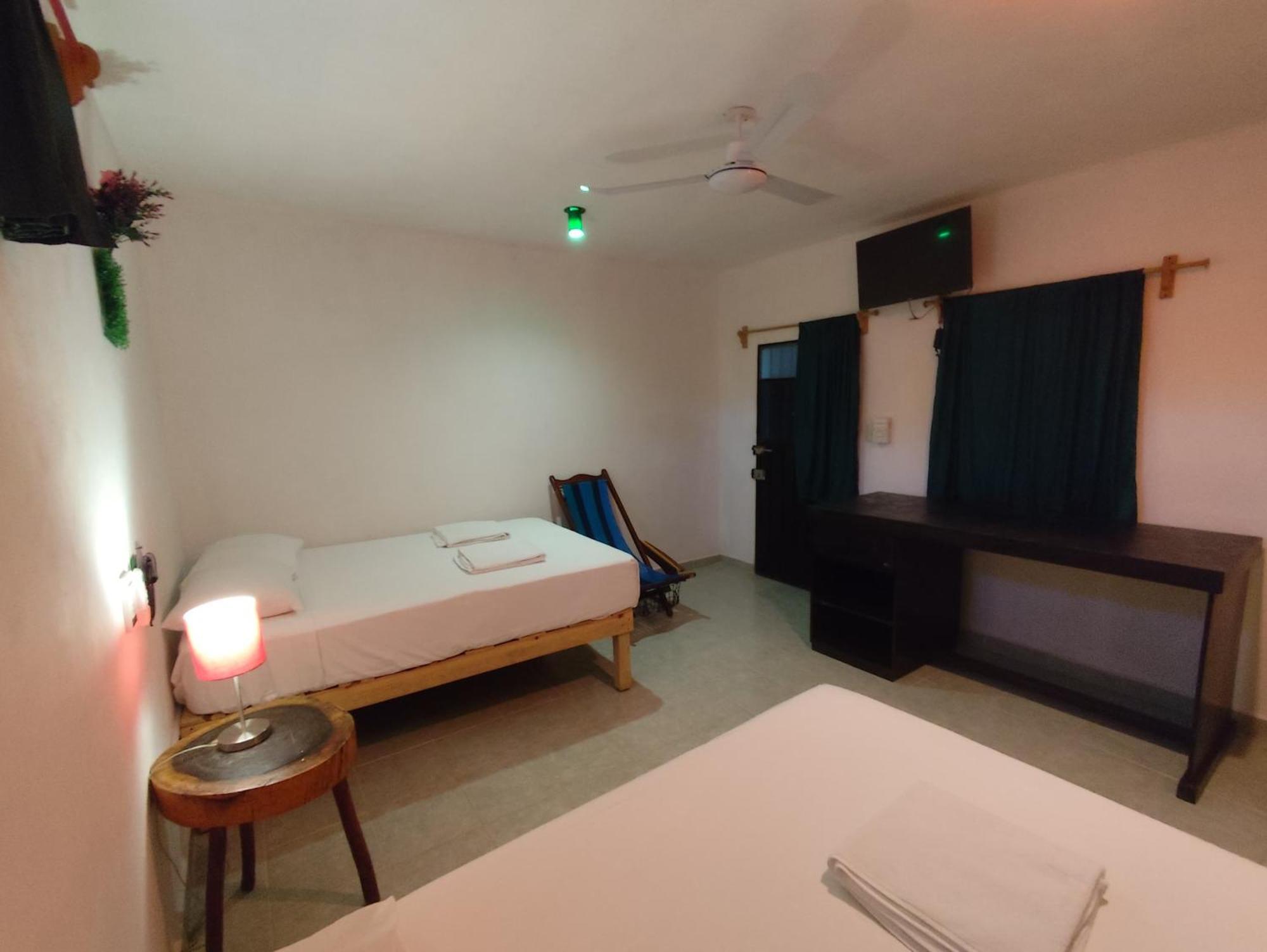Alojamiento Ya'Ax Nah Playa del Carmen Ngoại thất bức ảnh