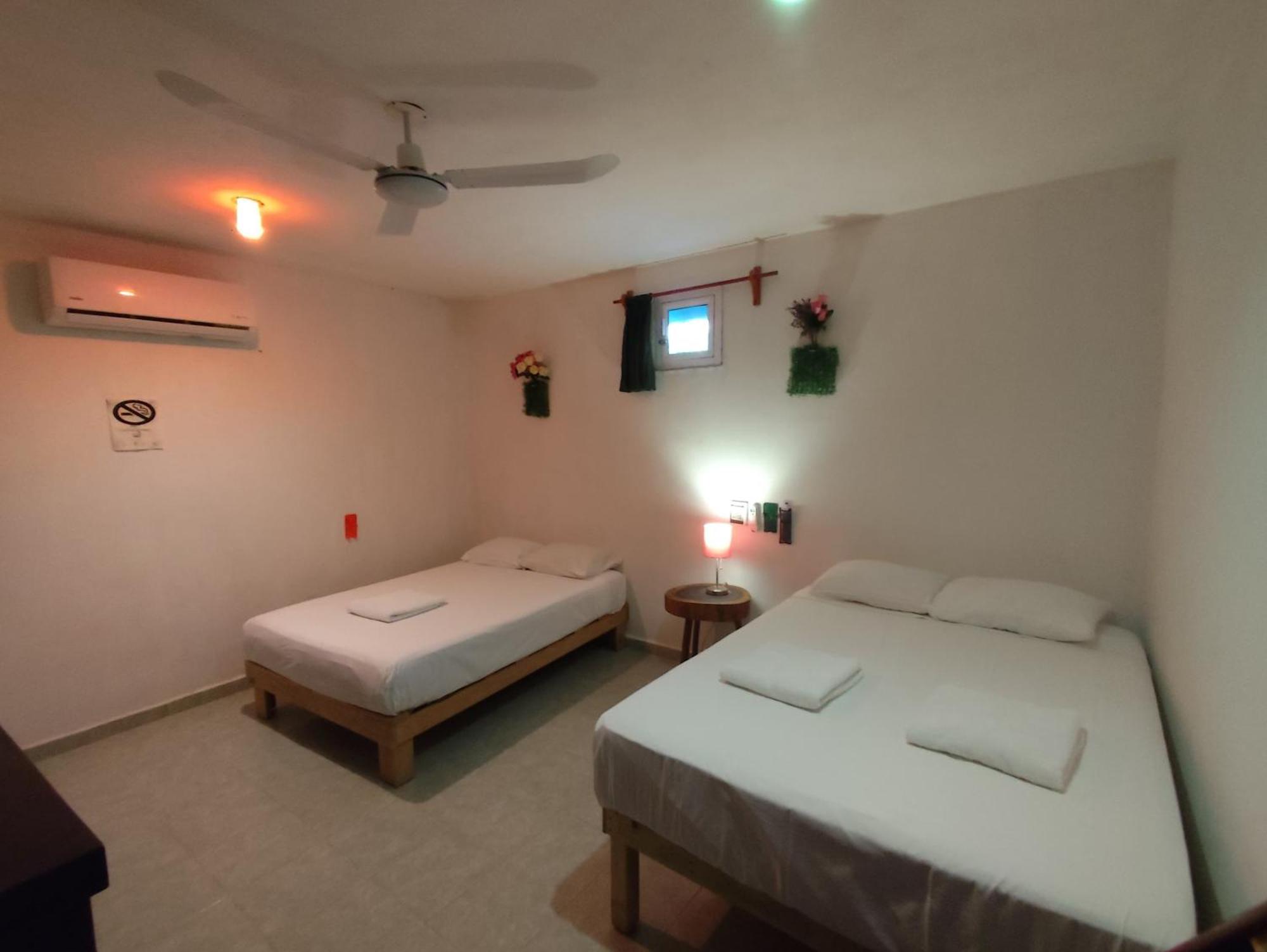 Alojamiento Ya'Ax Nah Playa del Carmen Ngoại thất bức ảnh