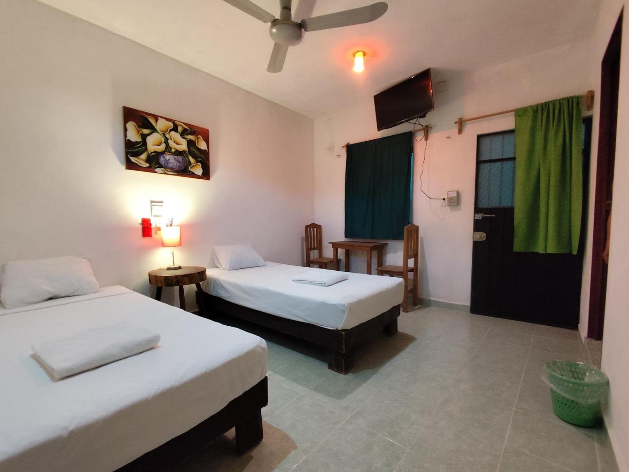 Alojamiento Ya'Ax Nah Playa del Carmen Ngoại thất bức ảnh