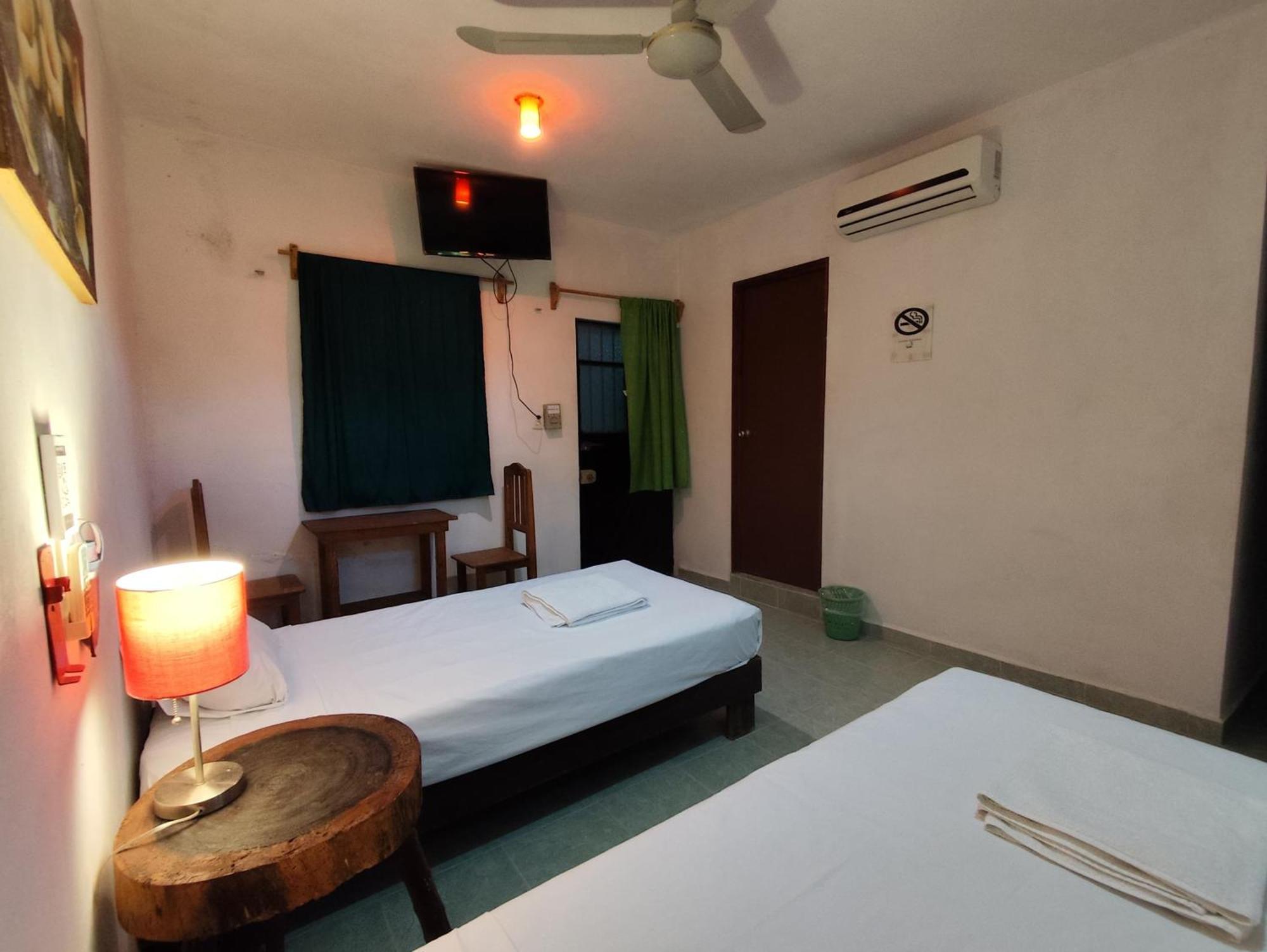 Alojamiento Ya'Ax Nah Playa del Carmen Ngoại thất bức ảnh