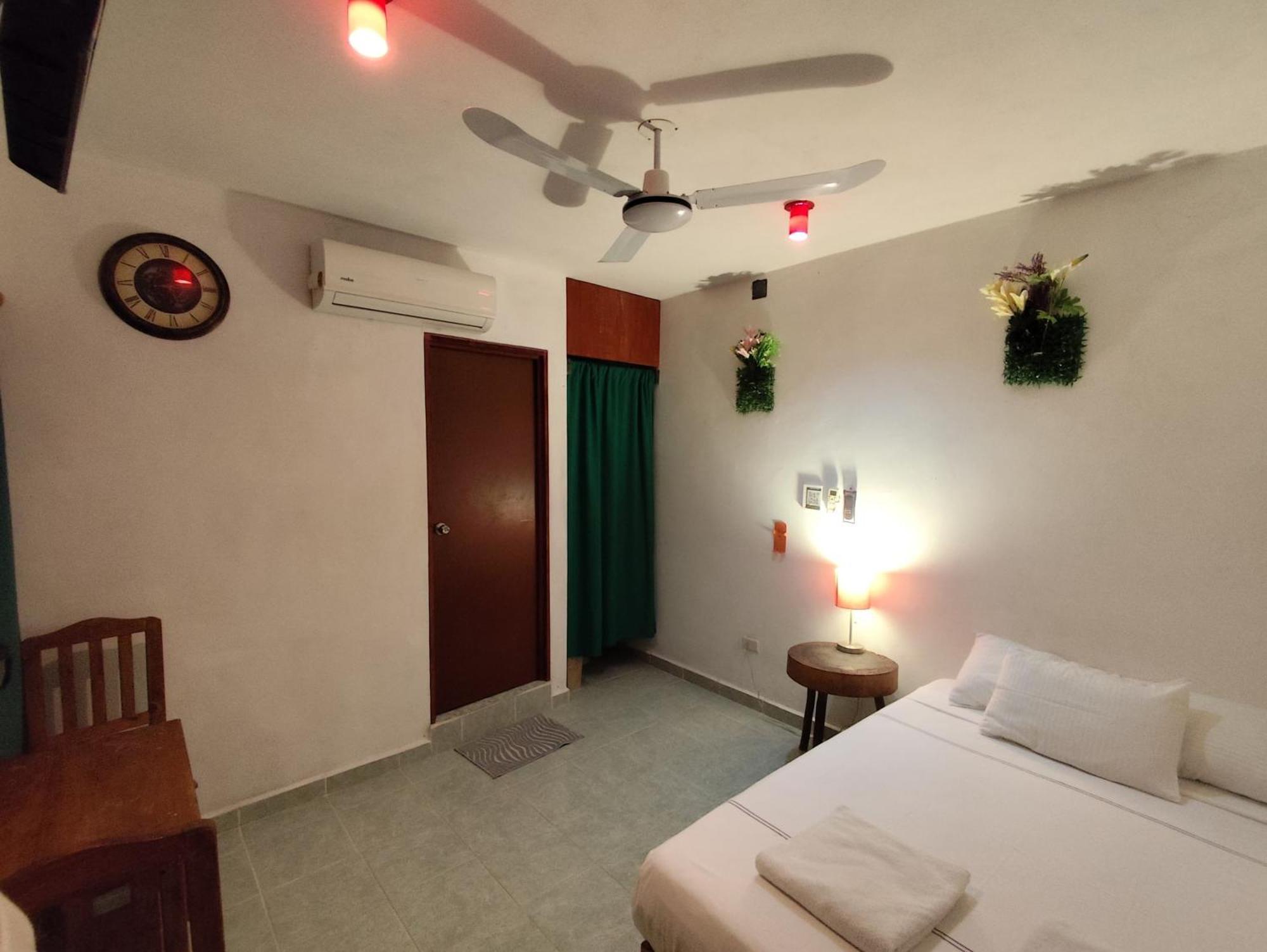 Alojamiento Ya'Ax Nah Playa del Carmen Ngoại thất bức ảnh